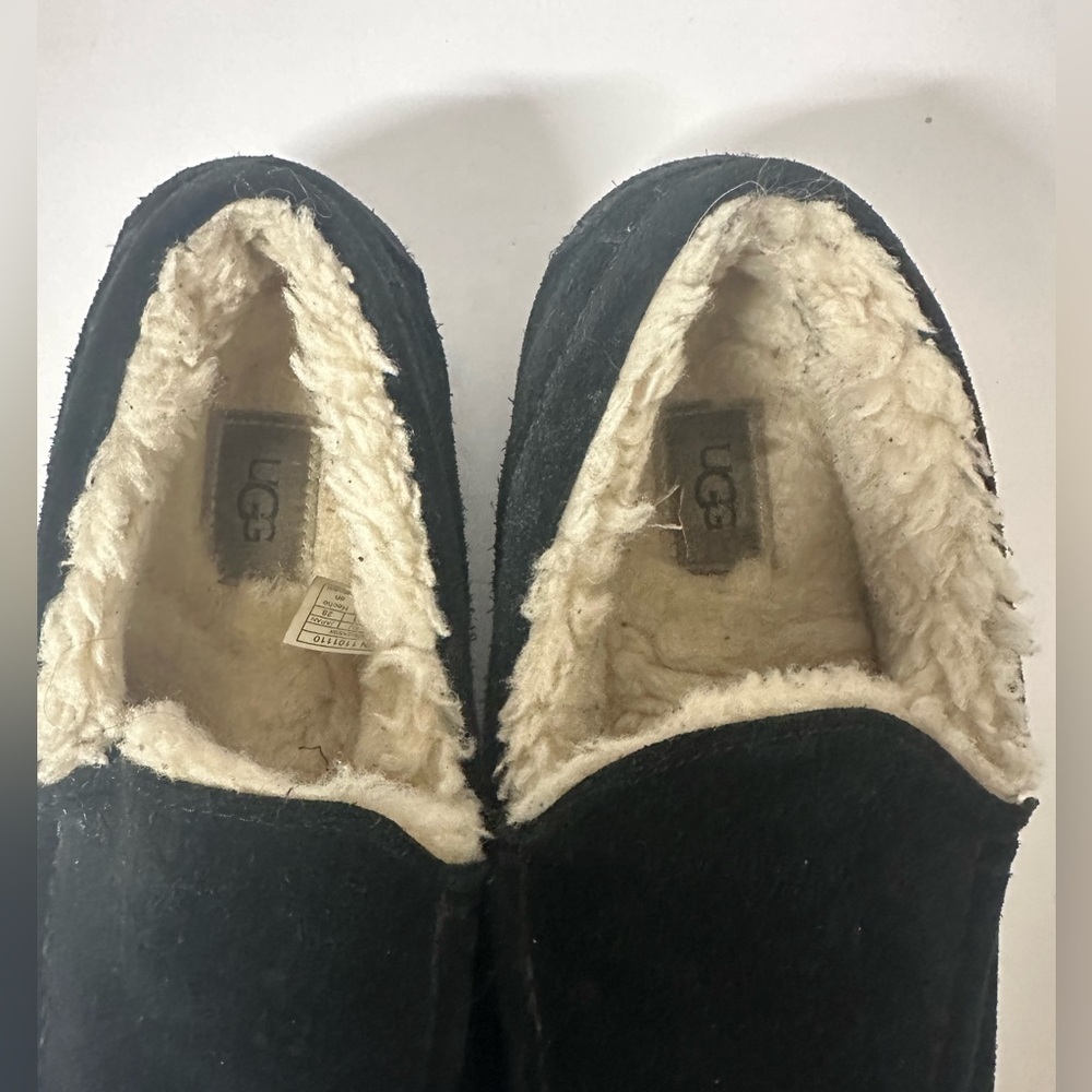 UGG Men's Black Slippers with Cream Lining Size 10 - Picture 2 of 7